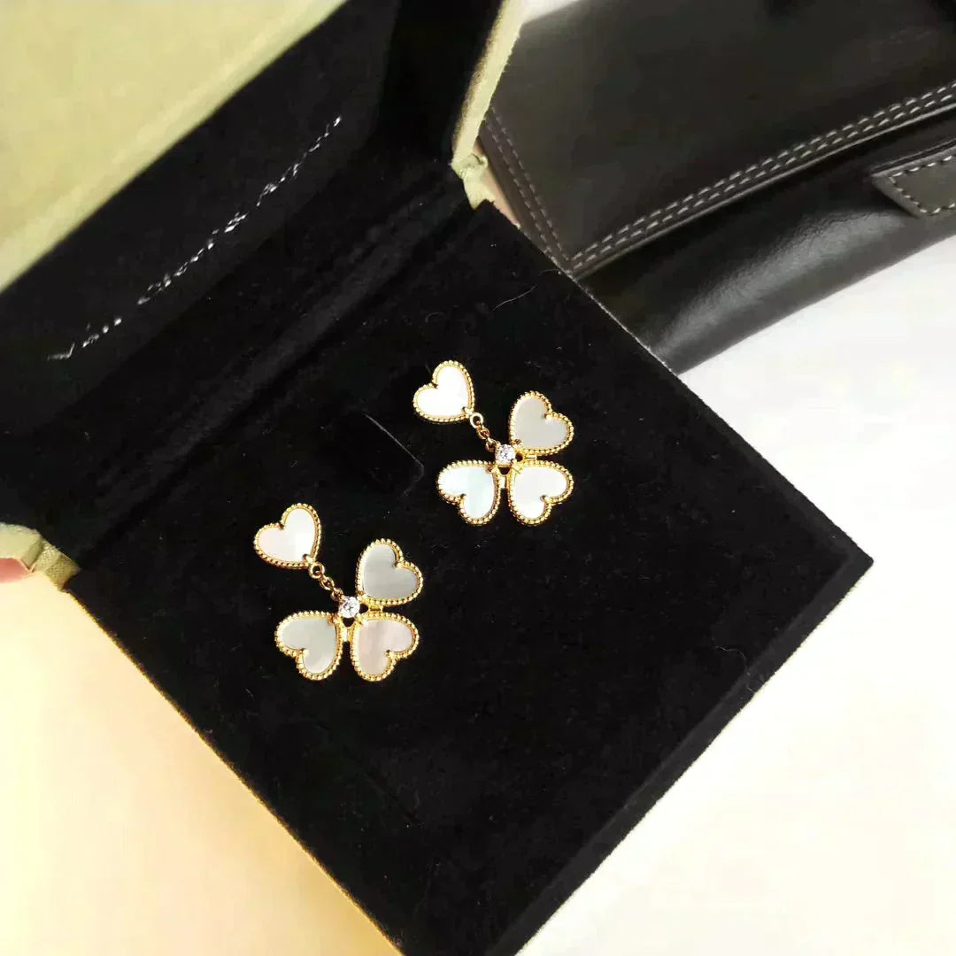 [✨Rose💎]CLOVER SWEET WHITE MOP EARRINGS