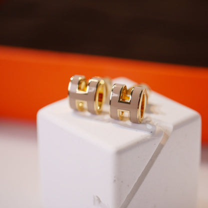 [✨Rose💎]MINI POP H GOLD EARRINGS GREY