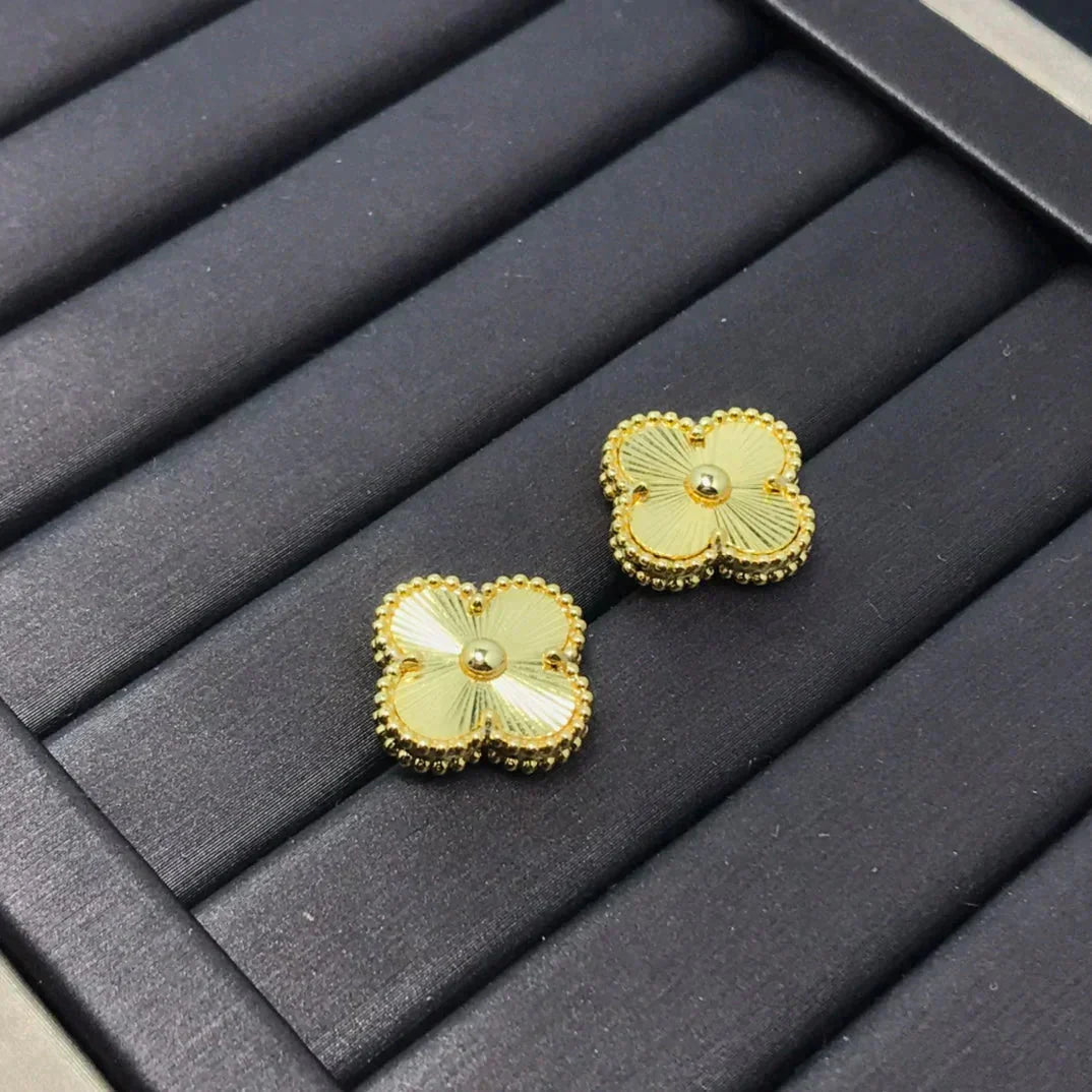 [✨Rose💎]CLOVER MINI 9.5MM LASER EARRINGS