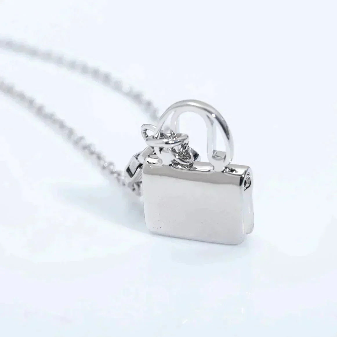 [✨Rose💎]AMULETTE PEDANT SILVER NECKLACE
