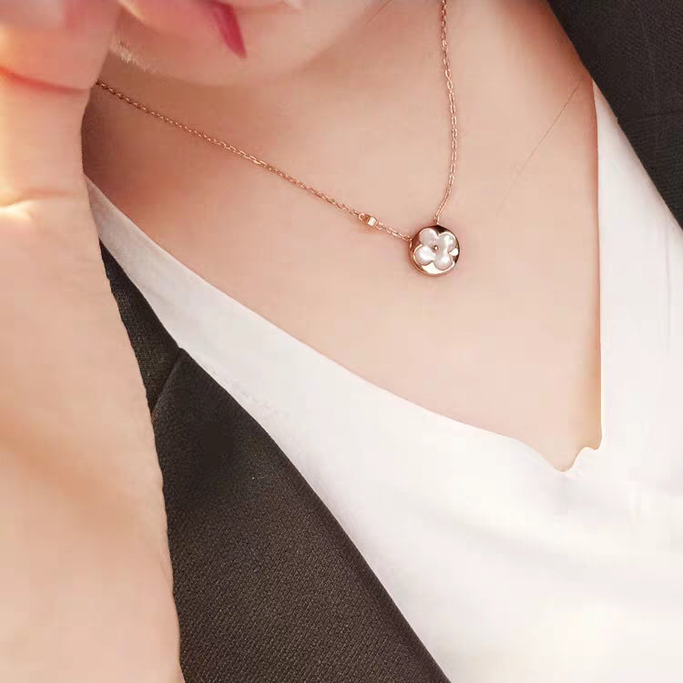 [✨Rose💎]SUN MOP GOLD 1 DIAMOND NECKLACE