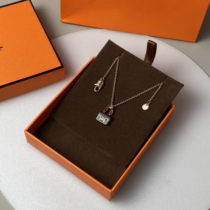 [✨Rose💎]CONSTANCE BLACK PEDANT PINK GOLD NECKLACE