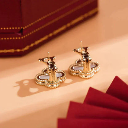 [✨Rose💎]CLOVER MEDIUM 1 MOTIFS  WHITE MOP STUD EARRINGS