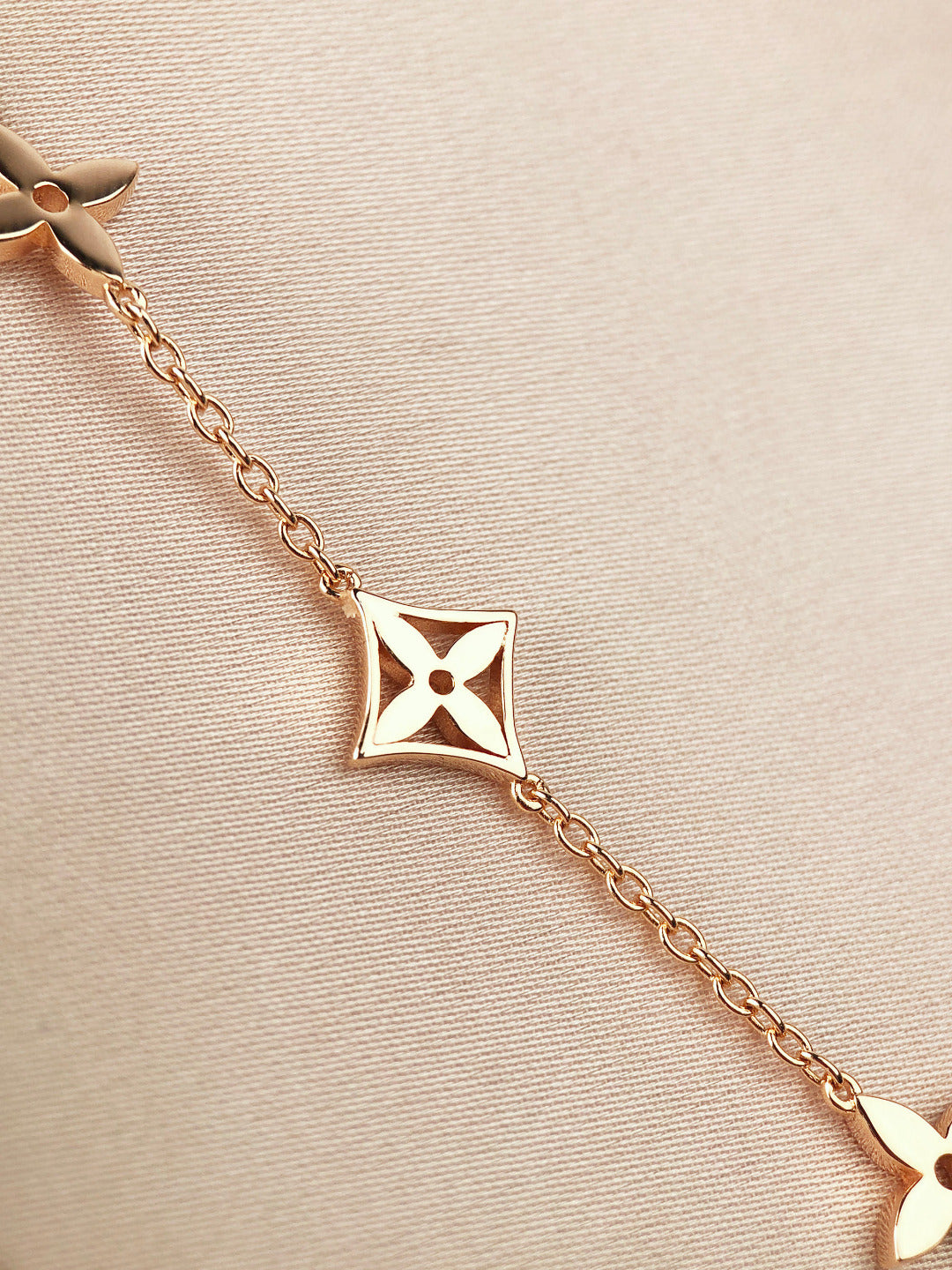 [✨Rose💎]STAR AND SUN 7 MOTIFS GOLD BRACELET