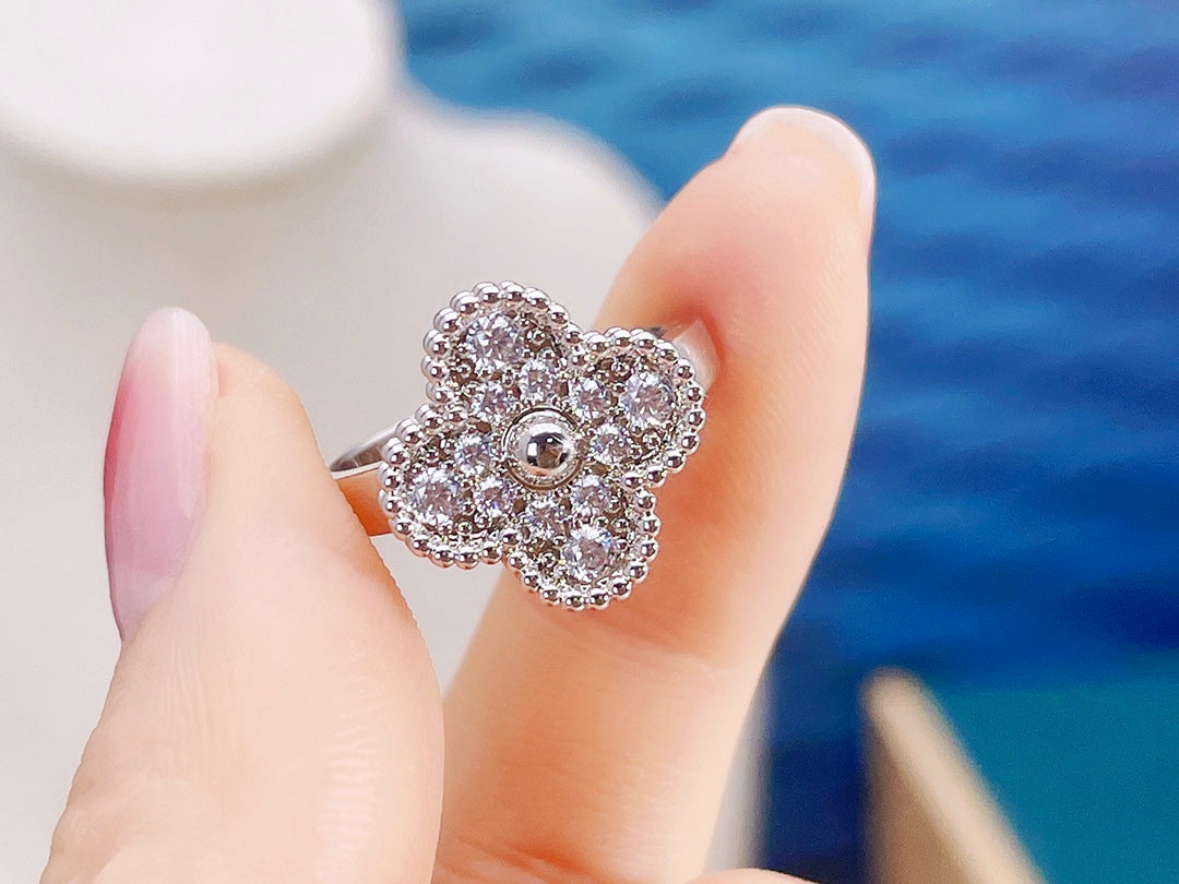 [✨Rose💎]CLOVER DIAMOND RING