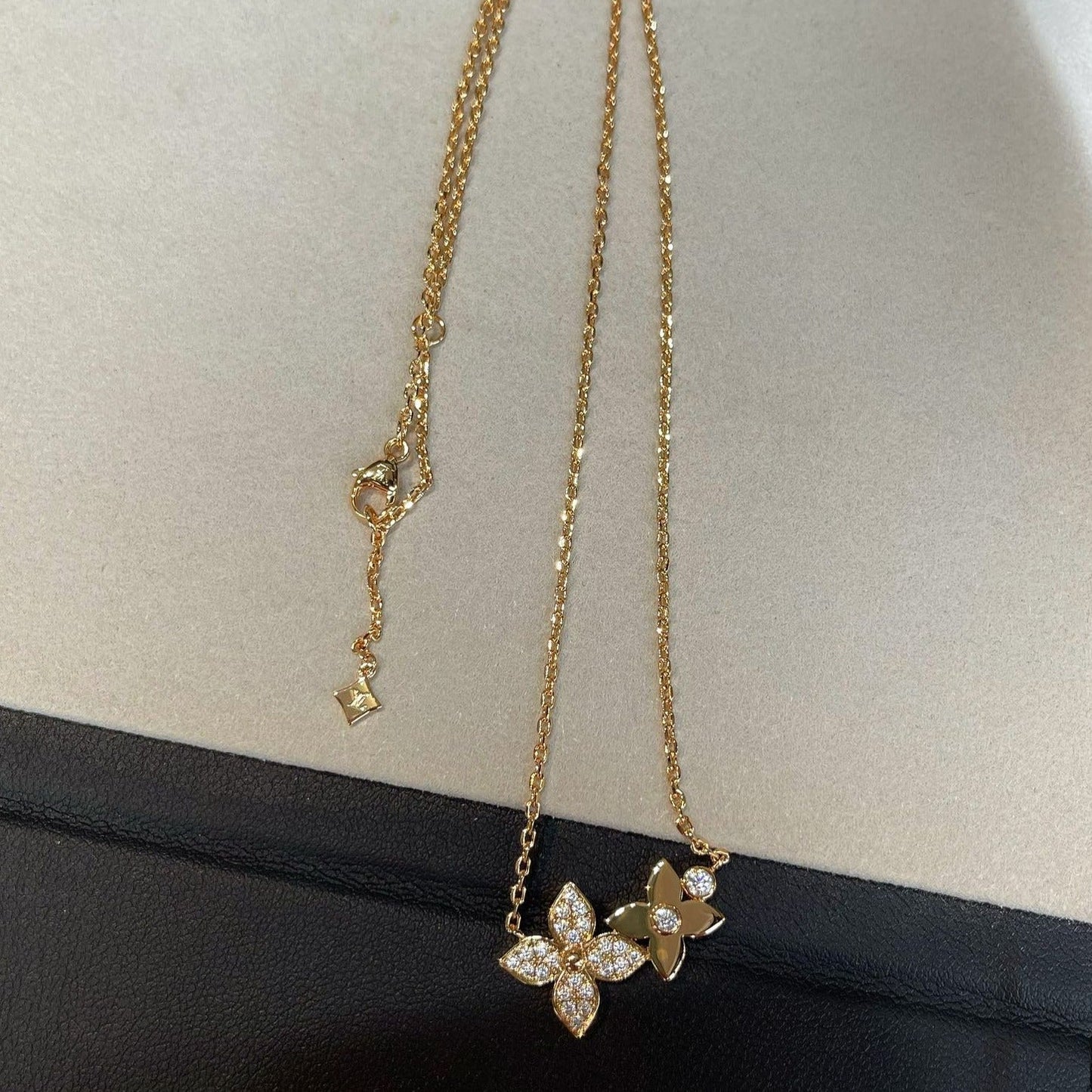 [✨Rose💎]STAR BLOSSOM NECKLACE PINK GOLD DIAMONDS