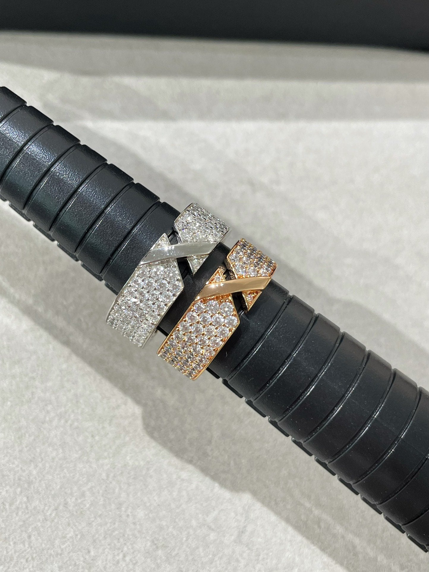 [✨Rose💎]LIENS EVIDENCE  DIAMOND PAVED RING