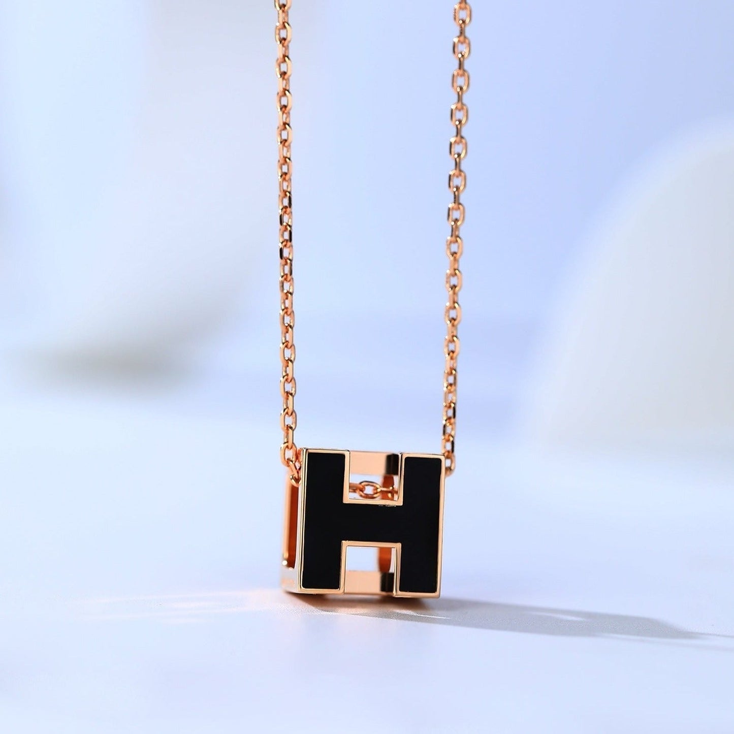 [✨Rose💎]H CAGE PINK GOLD NECKLACE