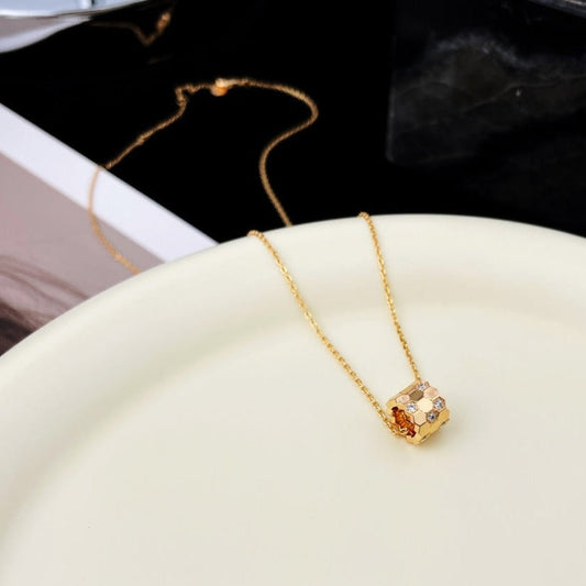 [✨Rose💎]BEE MINI PEDANT DIAMOND NECKLACE