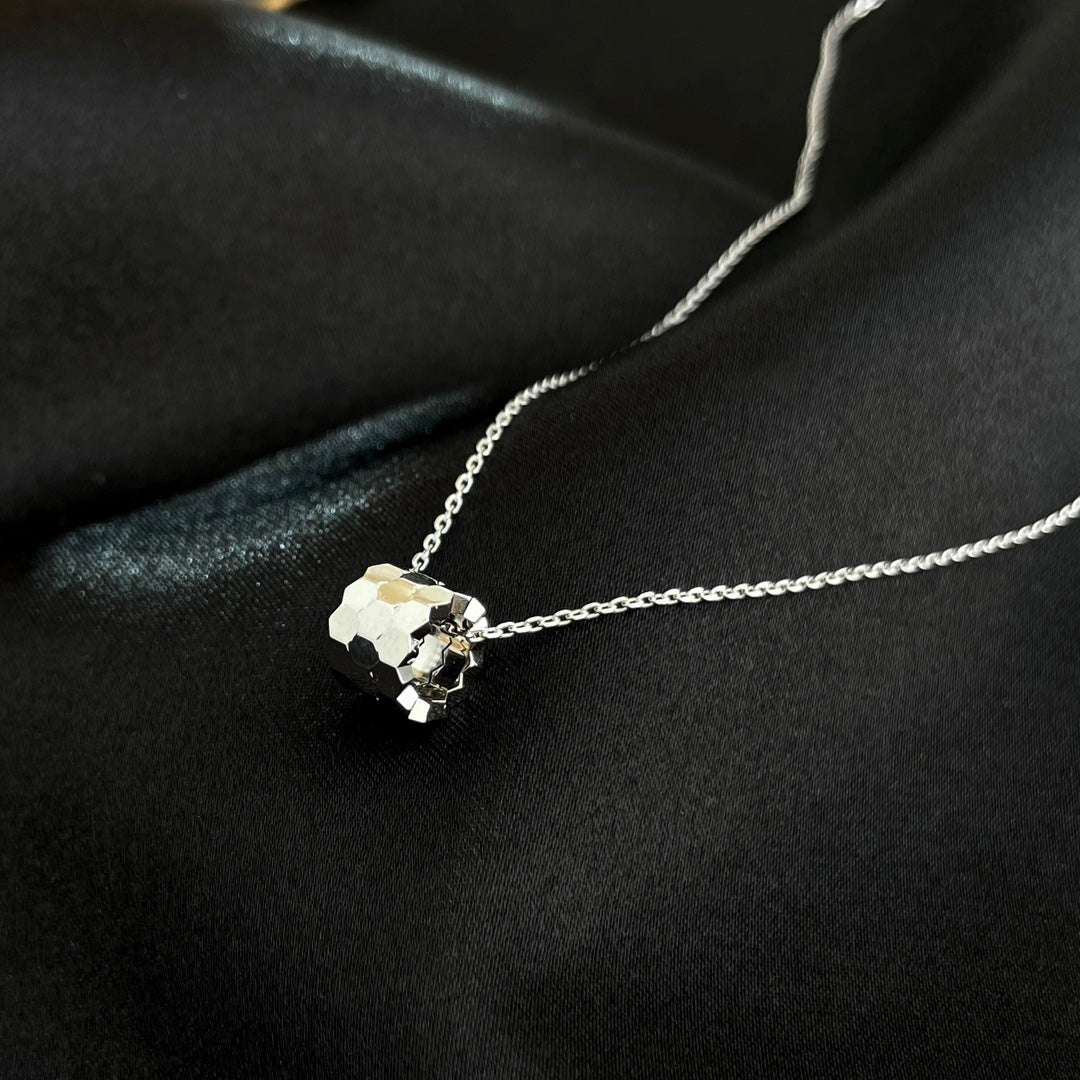 [✨Rose💎]BEE MINI NECKLACE