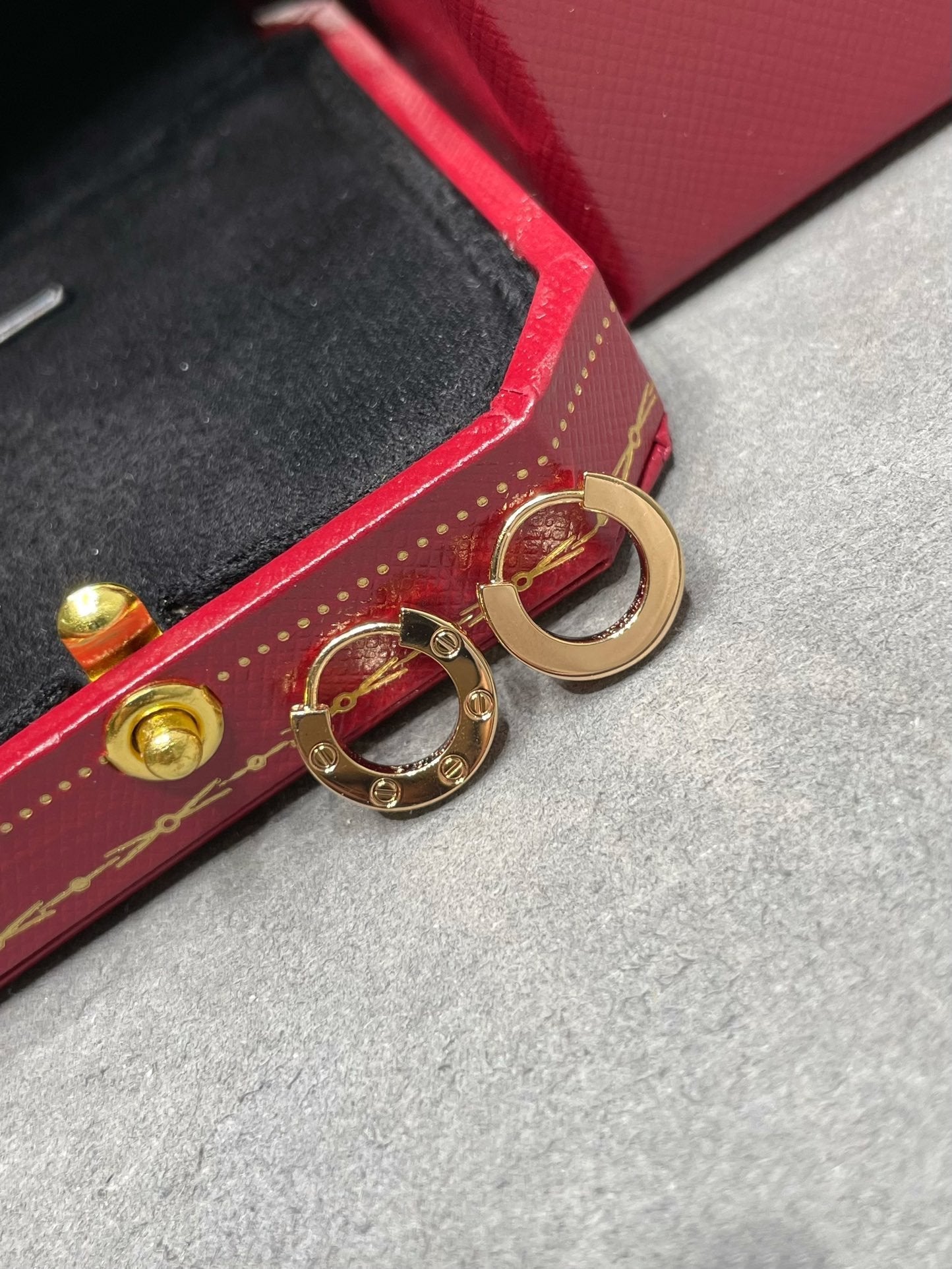 [✨Rose💎]LOVE MINI EARRINGS