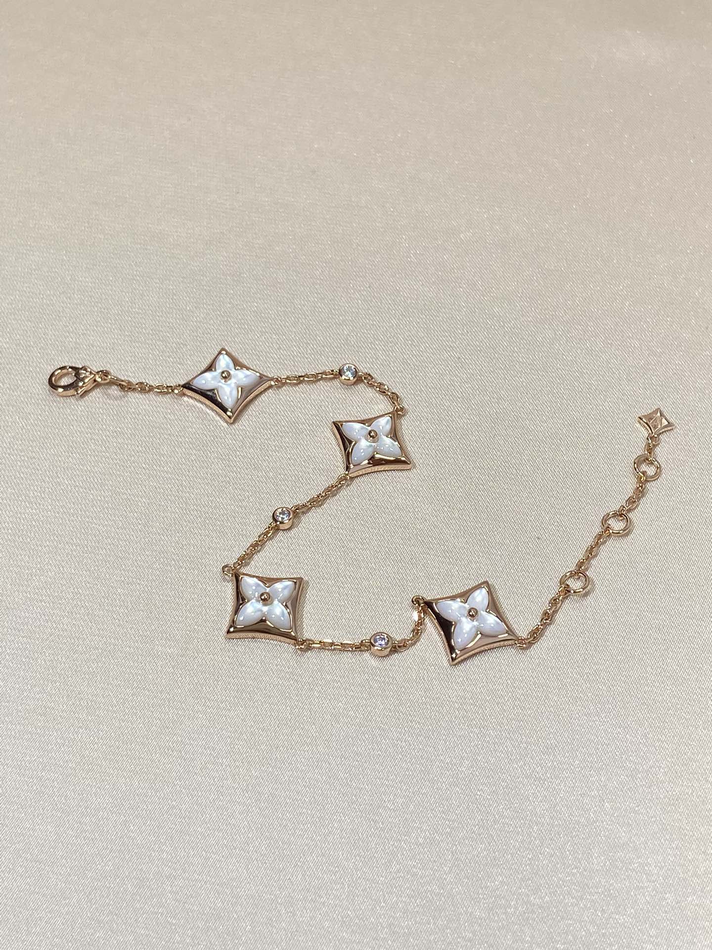 [✨Rose💎]STAR 4 MOTIF MOP DIAMOND PINK GOLD BRACELET