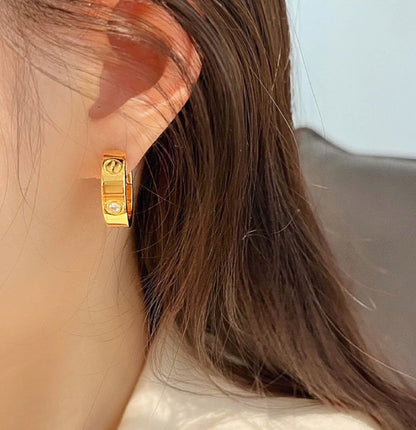 [✨Rose💎]LOVE 5.5MM 1 DIAMOND EARRINGS