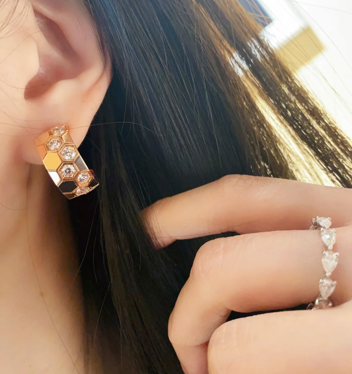 [✨Rose💎]BEE LOVE DIAMOND HOOP EARRINGS