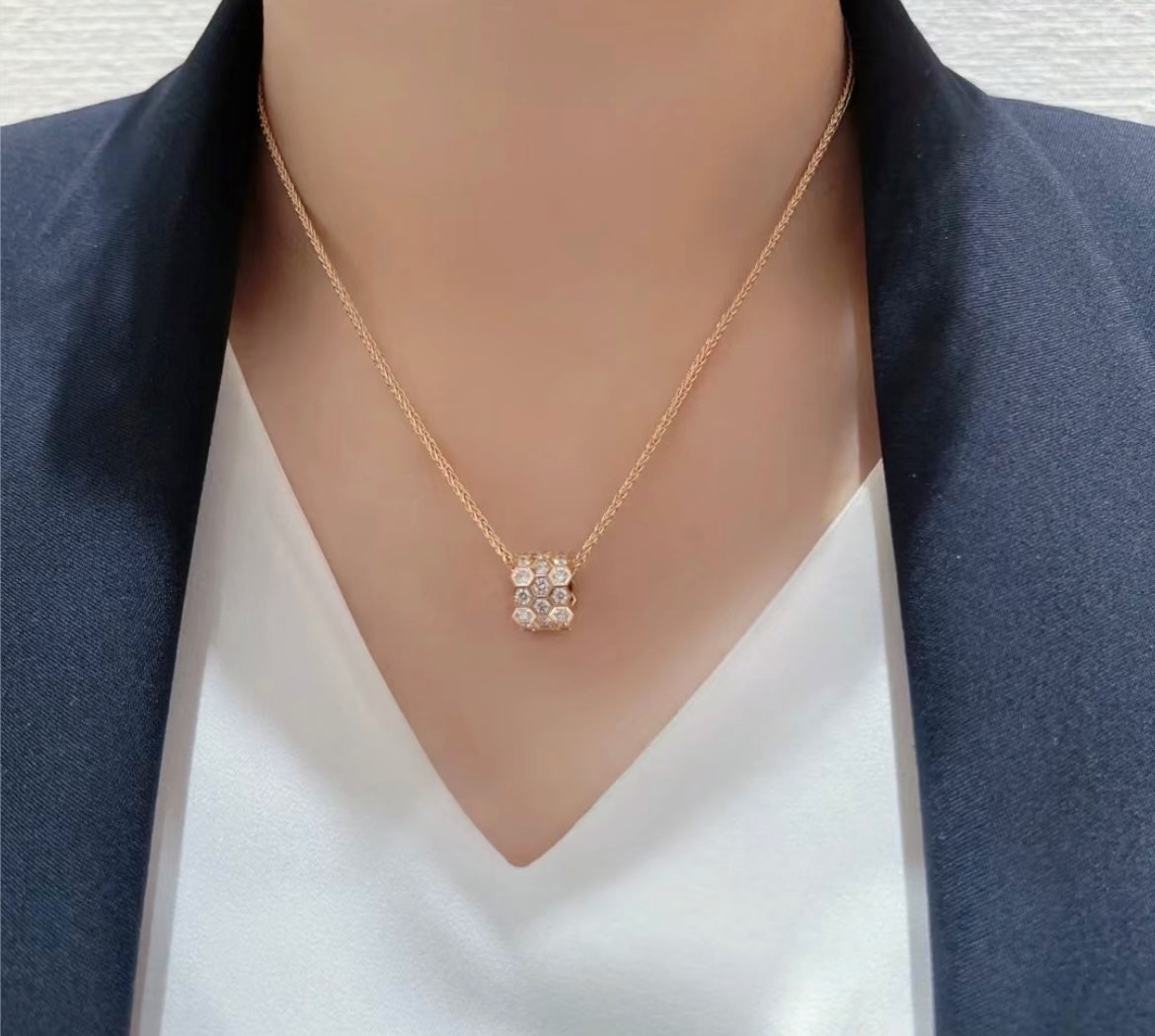 [✨Rose💎]BEE LOVE DIAMOND PAVED 3 ROW NECKLACE