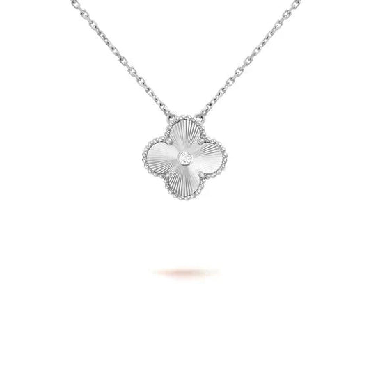 [✨Rose💎]CLOVER  15MM DIAMOND LASER NECKLACE SILVER