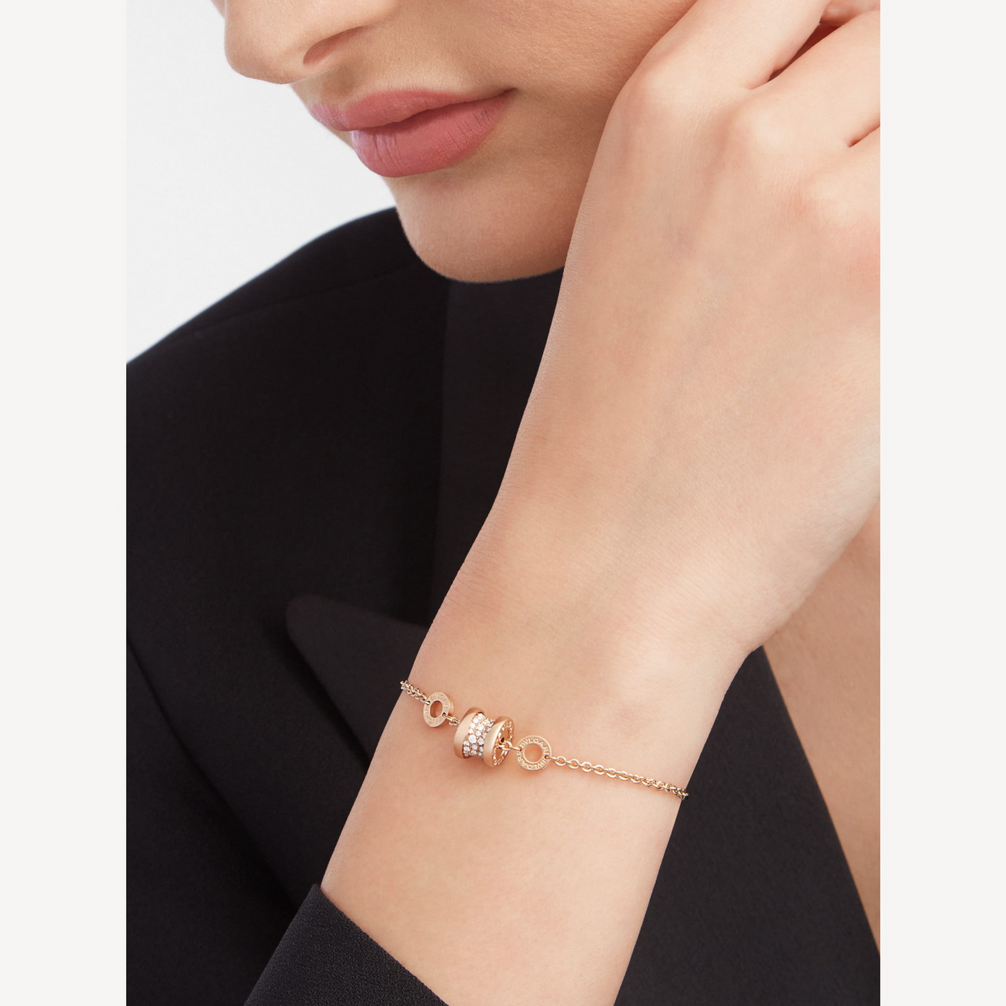 [✨Rose💎]ZERO 1 SOFT PINK GOLD WITH PAVED DIAMONDS ON THE SPIRAL BRACELET