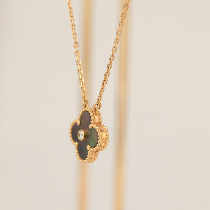 [✨Rose💎]CLOVER 15MM DIAMOND AND MOTHER-OF-GREY NECKLACE
