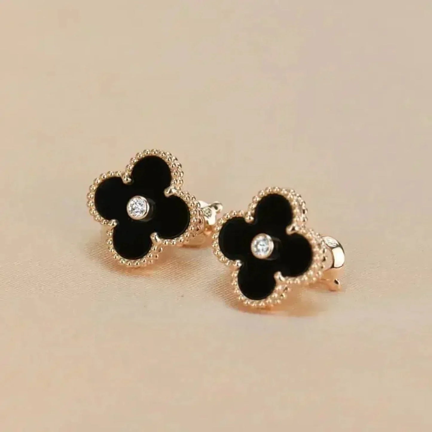 [✨Rose💎]CLOVER MEDIUM 1 MOTIFS ONYX DIAMOND EARRINGS