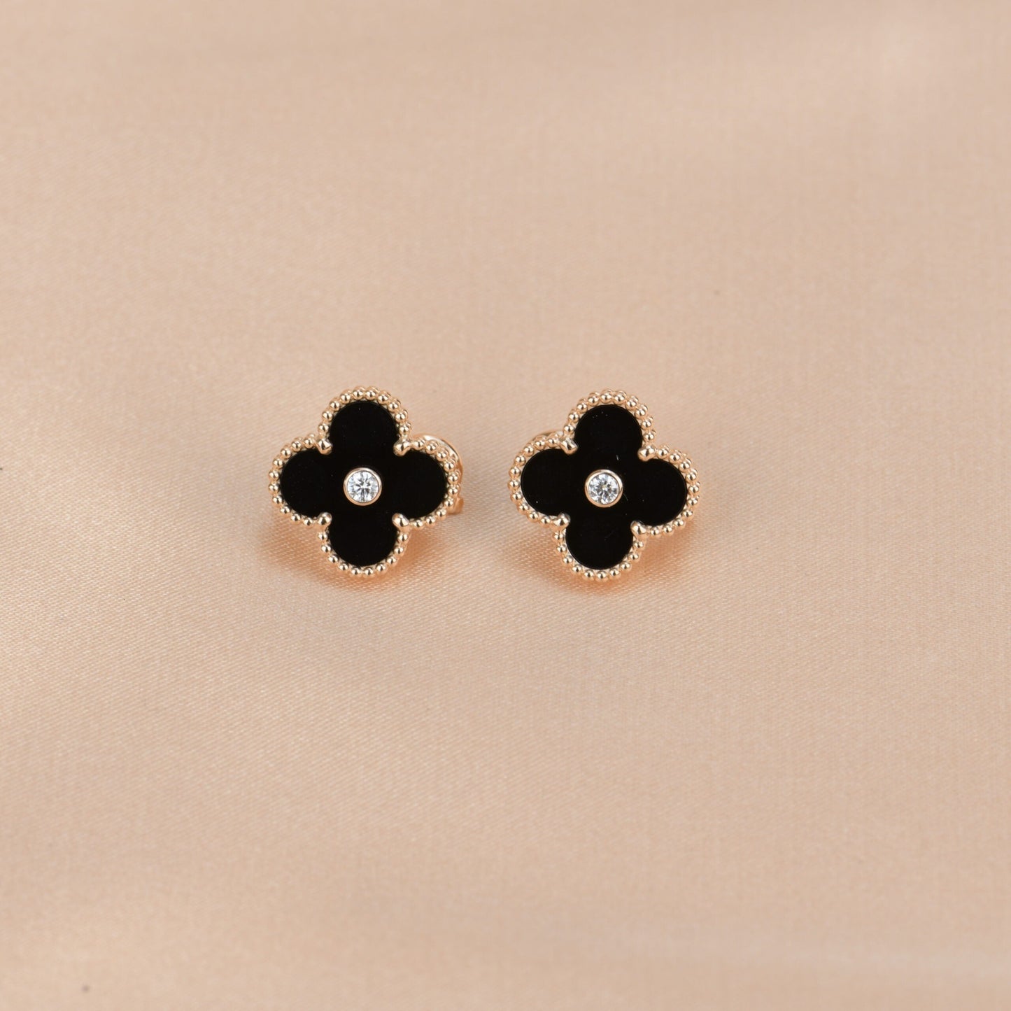 [✨Rose💎]CLOVER MEDIUM 1 MOTIFS ONYX DIAMOND EARRINGS