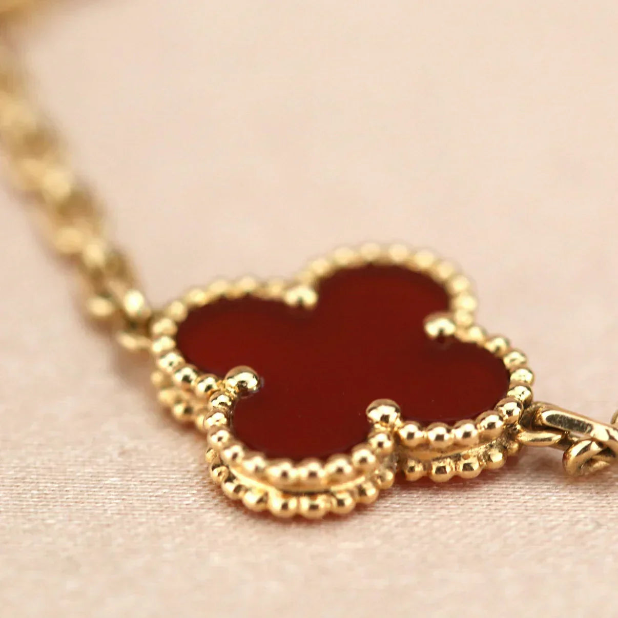 [✨Rose💎] CLOVER 5 MOTIF RED CORNELIAN BRACELET COLLECTION