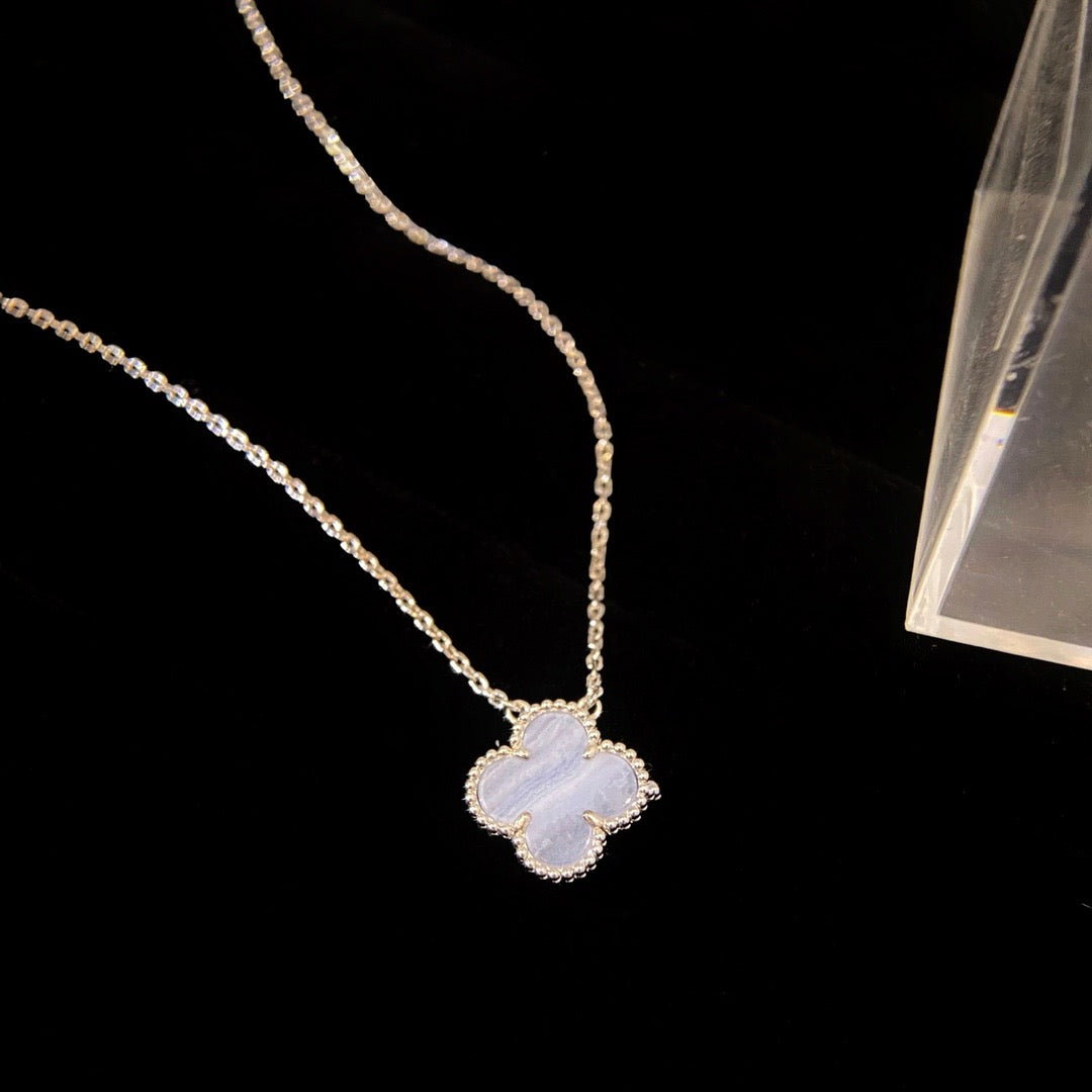[✨Rose💎]CLOVER 15MM BLUE CHALCEDONY NECKLACE SILVER