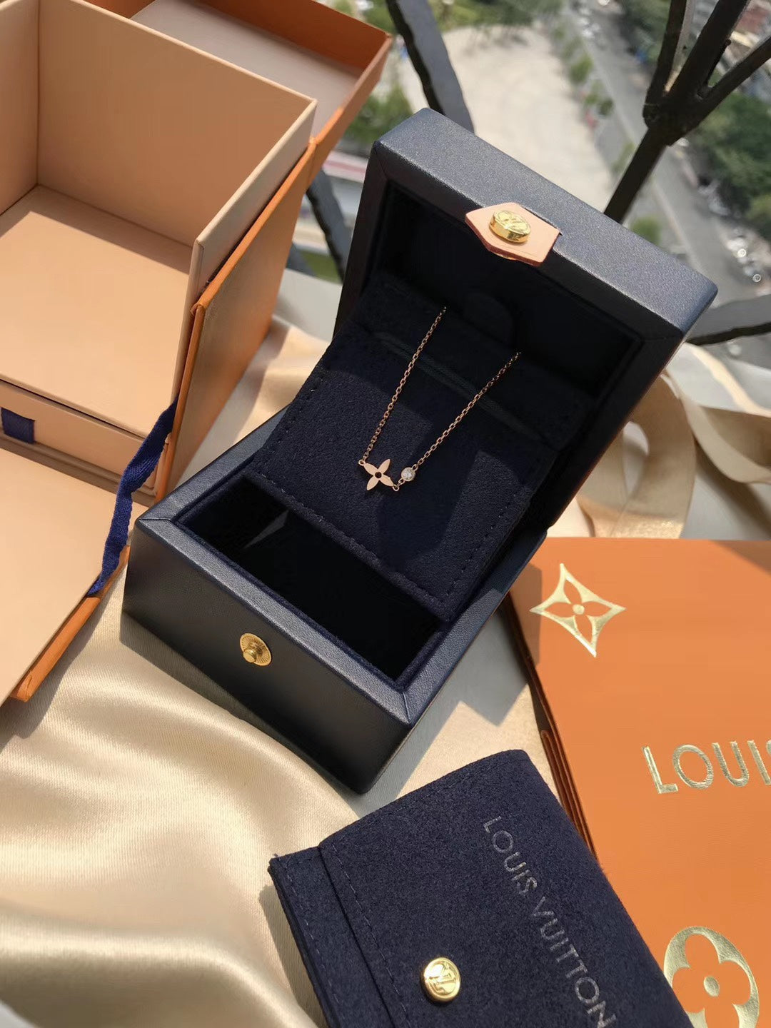[✨Rose💎]BLOSSOM PENDANT PINK GOLD AND DIAMOND