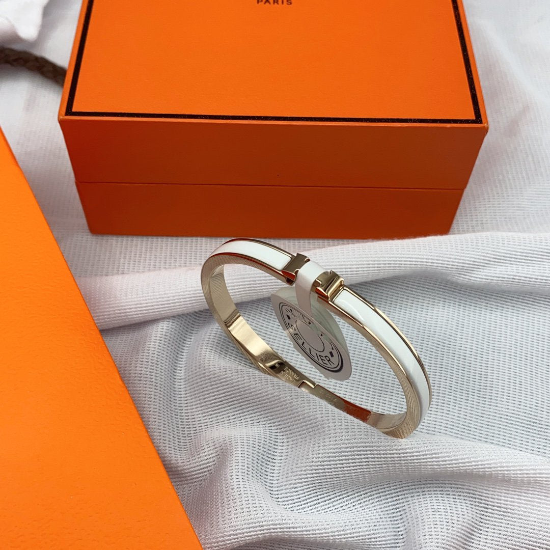 [✨Rose💎]CLASSIC HM CLIC WHITE 8MM ENAMEL BRACELET