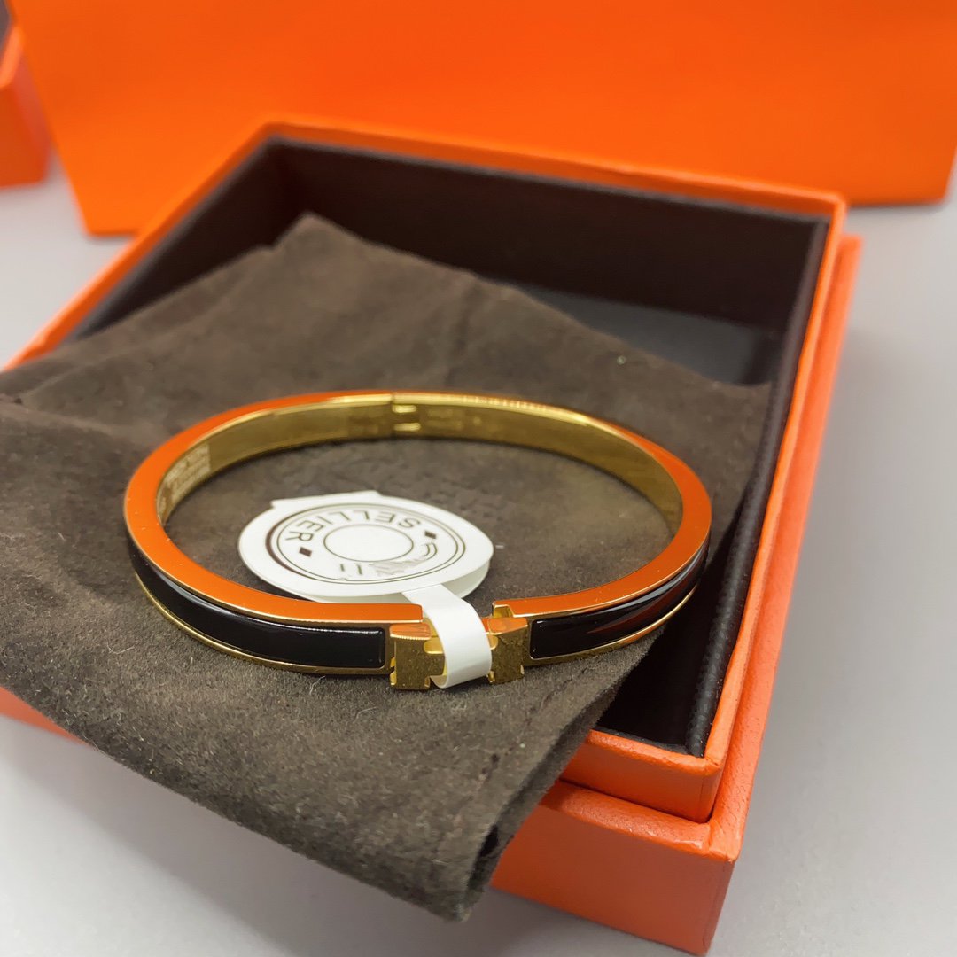 [✨Rose💎]CLASSIC HM CLIC BLACK 8MM ENAMEL BRACELET