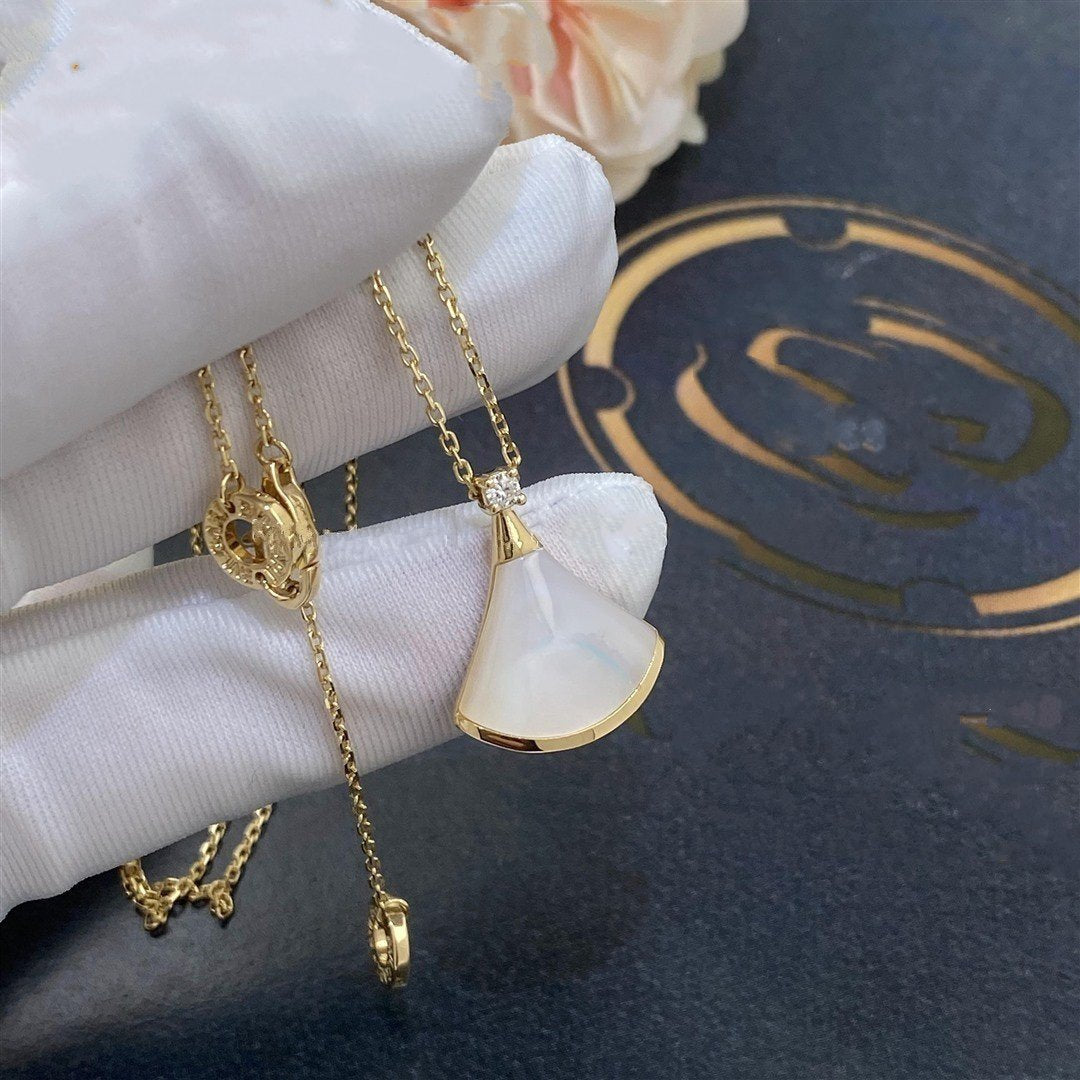 [✨Rose💎]DREAM NECKLACE WHITE MOP GOLD 1 DIAMOND