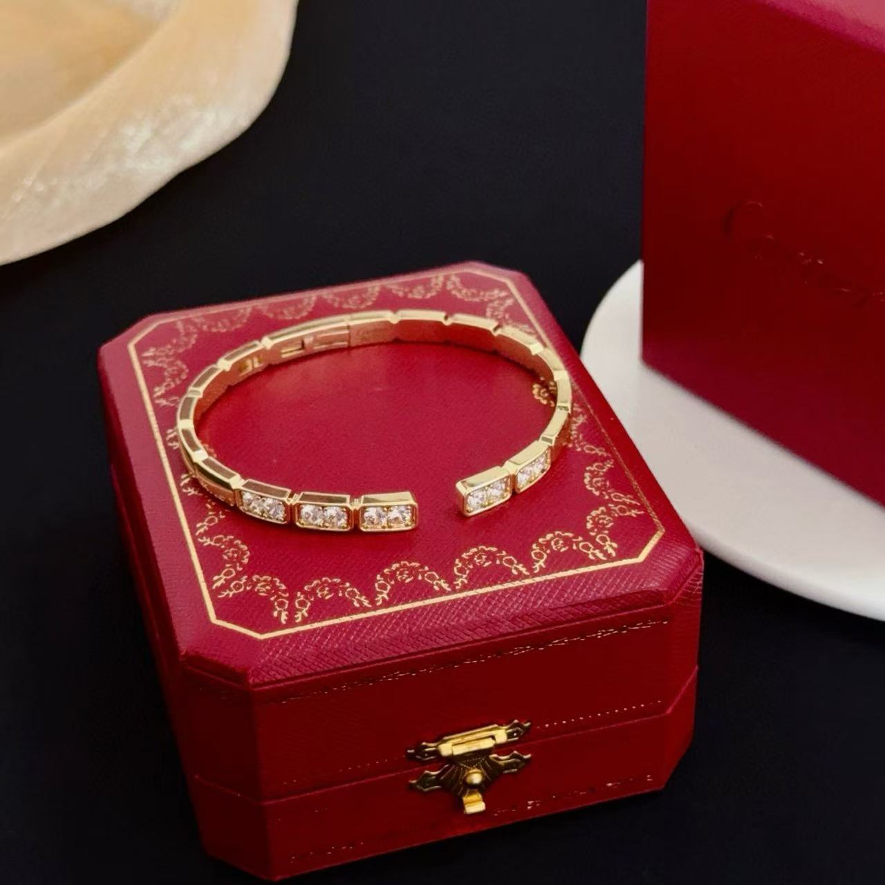 [✨Rose💎 jewelrys]LOVE DIAMOND OPEN  BRACELET