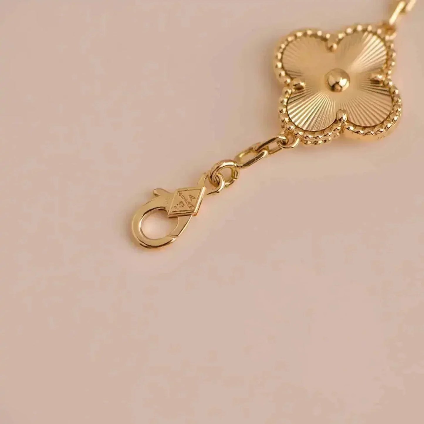 [✨Rose💎] CLOVER 5 MOTIF LASER BRACELET COLLECTION