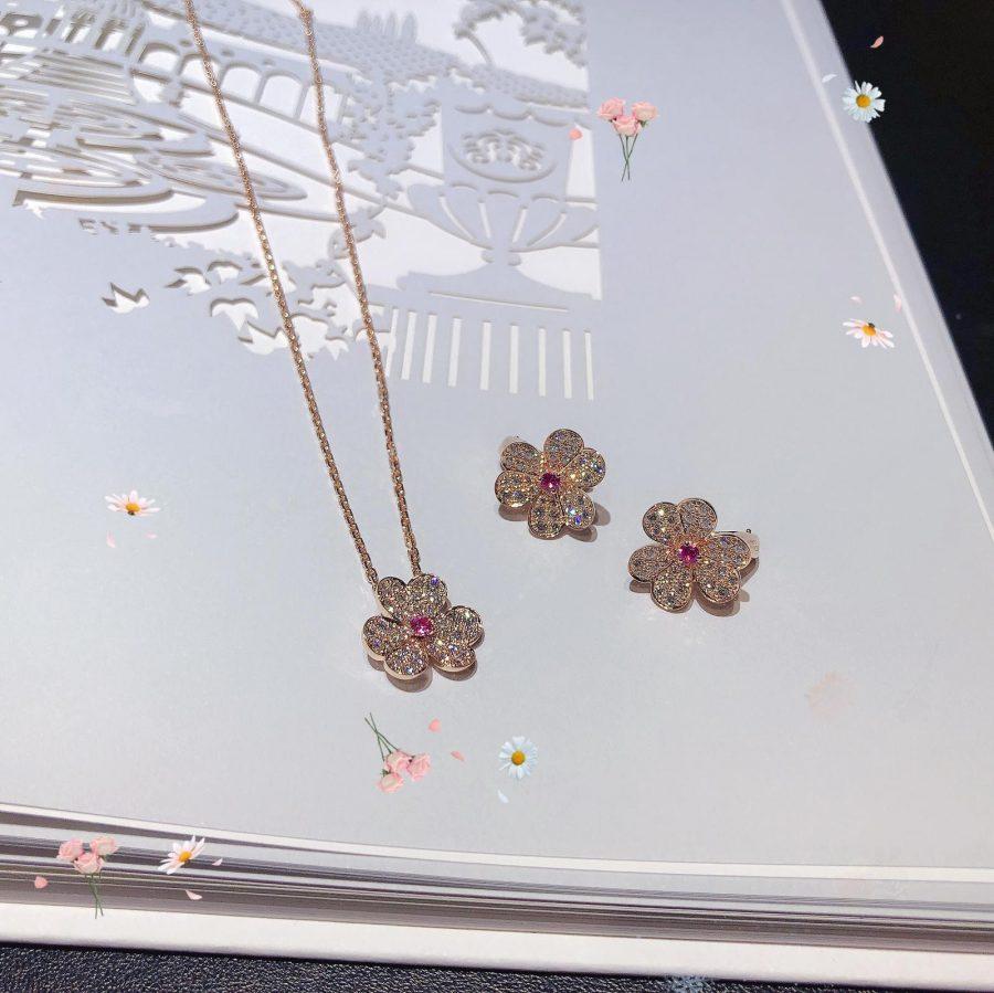 [✨Rose💎]FRIVOLE PINK GOLD FLOWER DIAMOND EARRINGS